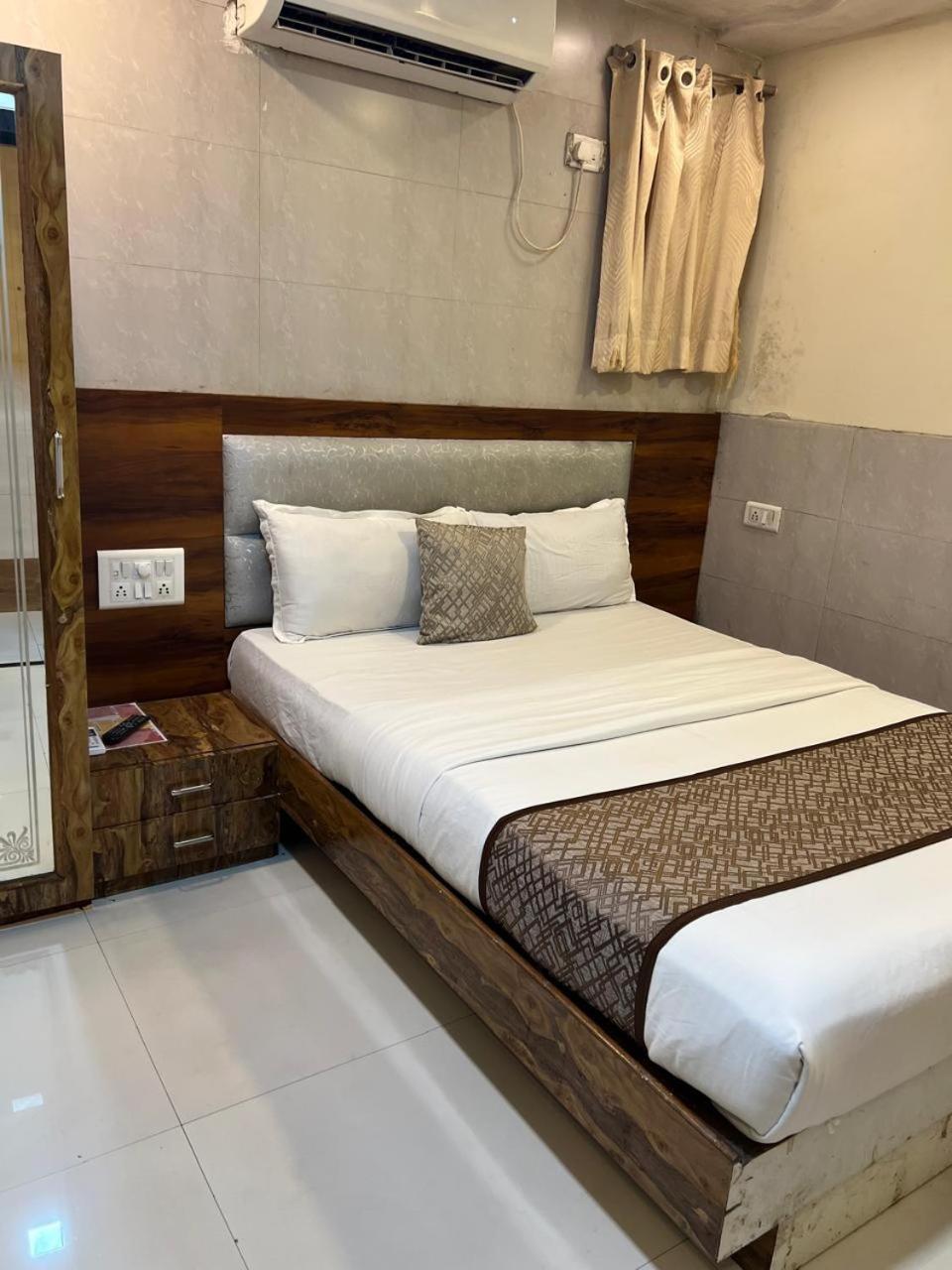 Hotel Kf Residency Bombay Extérieur photo