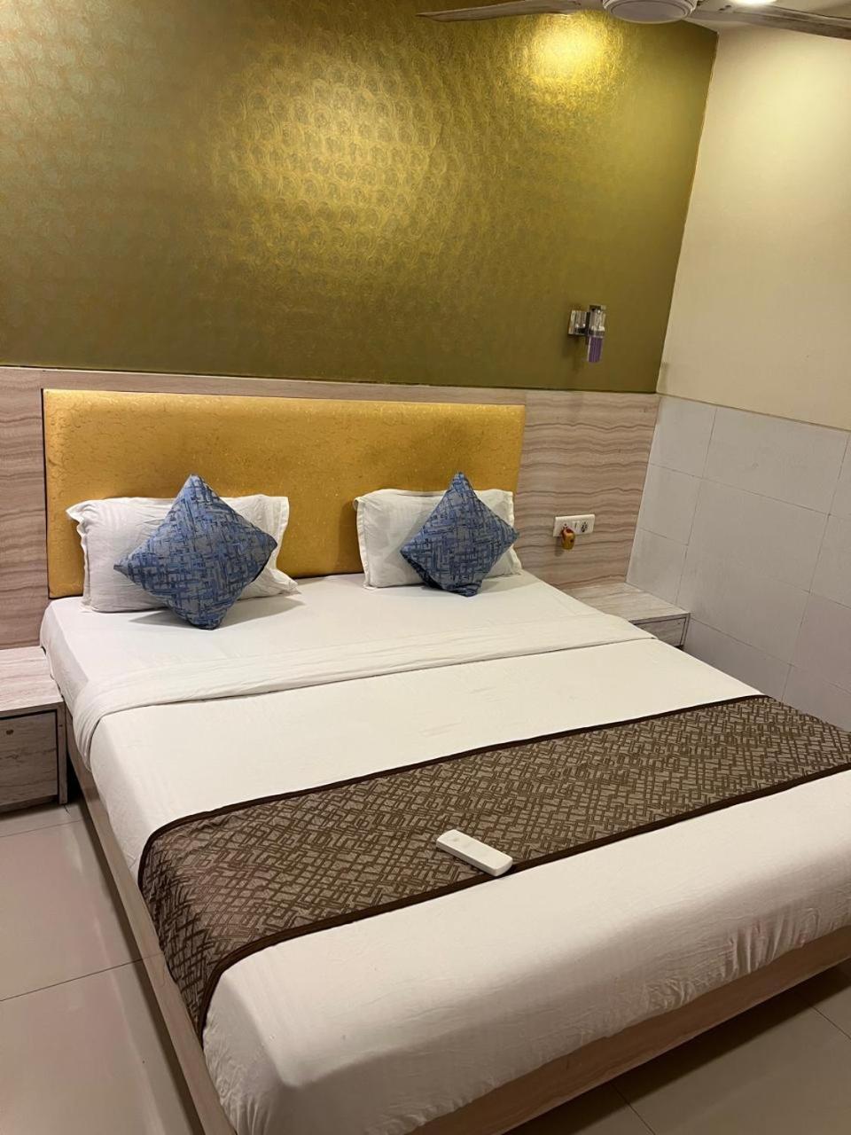Hotel Kf Residency Bombay Extérieur photo